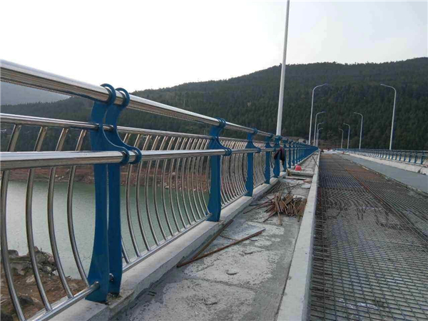 仙桃不锈钢桥梁护栏防腐措施的重要性及实施策略